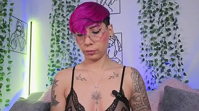 Snapshot of MiaMorgan_ chatting on 23, 4, 2026 MiaMorgan online show from 23, 4, 2026
