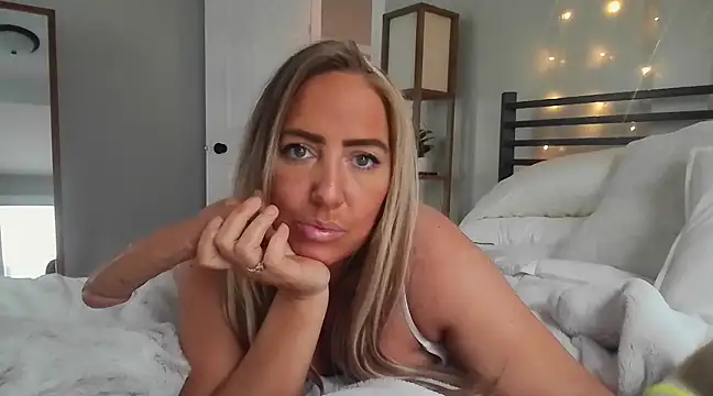 Snapshot of sunshinekisses chatting on 26, 1, 2025 sunshinekisses online show from 26, 1, 2025