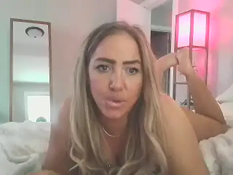 Snapshot of sunshinekisses chatting on 19, 3, 2025 sunshinekisses online show from 19, 3, 2025