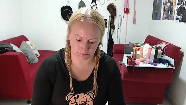 emperabigbootybigass online show from 18, 12, 2025