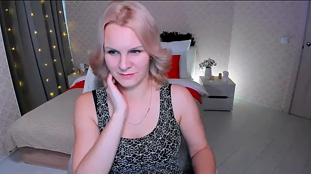 Louisa Bay online show from 30, 12, 2024