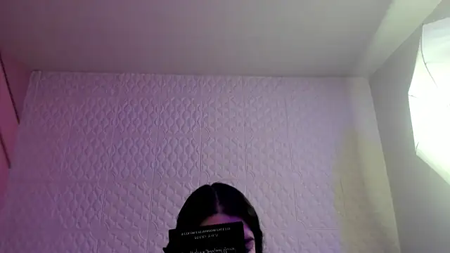 Snapshot of Violetaa_diazz chatting on 4, 6, 2026 Violetaa diazz online show from 4, 6, 2026