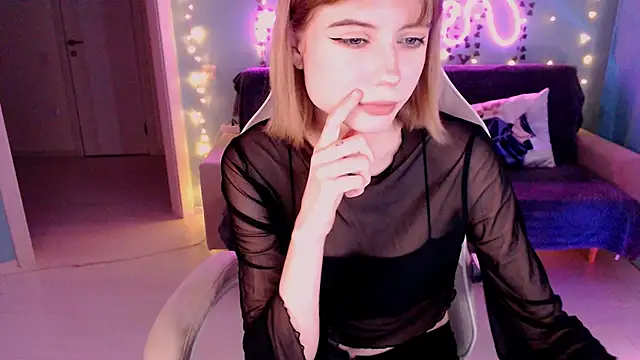 Snapshot of Sweet_Richal chatting on 16, 10, 2025 Sweet Richal online show from 16, 10, 2025