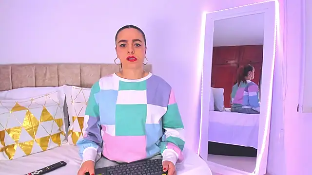 cristalwalker   online show from 21, 11, 2025