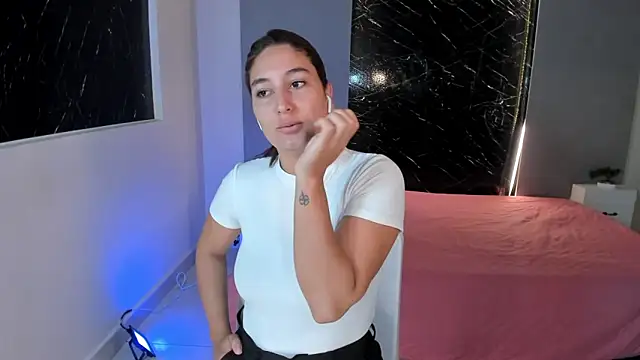 Snapshot of ScarlettWet9 chatting on 21, 3, 2025 ScarlettWet9 online show from 21, 3, 2025