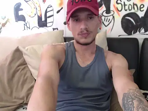 Snapshot of roystonee01 chatting on 25, 9, 2025 roystonee01 online show from 25, 9, 2025