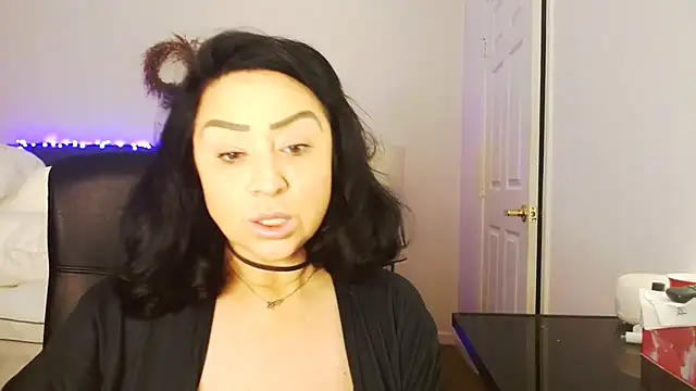Snapshot of AlyssiaAmoreXO chatting on 4, 5, 2026 AlyssiaAmoreXO online show from 4, 5, 2026