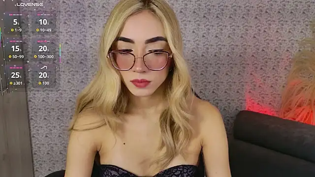 Snapshot of Sarajonnes chatting on 3, 3, 2026 Sarajonnes online show from 3, 3, 2026