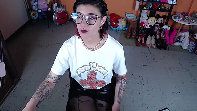 MissMiia2 online show from 8, 1, 2025