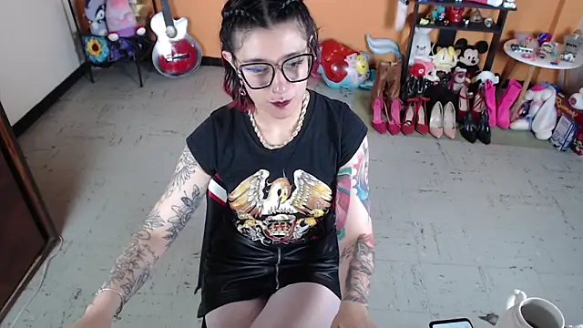 MissMiia2 online show from 10, 1, 2025