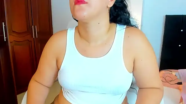 Snapshot of kathyajhonss chatting on 19, 5, 2026 kathyajhonss online show from 19, 5, 2026