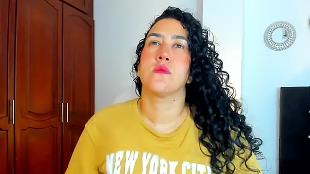 Snapshot of kathyajhonss chatting on 23, 5, 2026 kathyajhonss online show from 23, 5, 2026