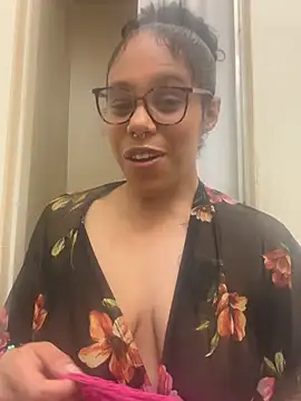 Snapshot of Princess_Desirae chatting on 11, 4, 2026 Princess Desirae online show from 11, 4, 2026