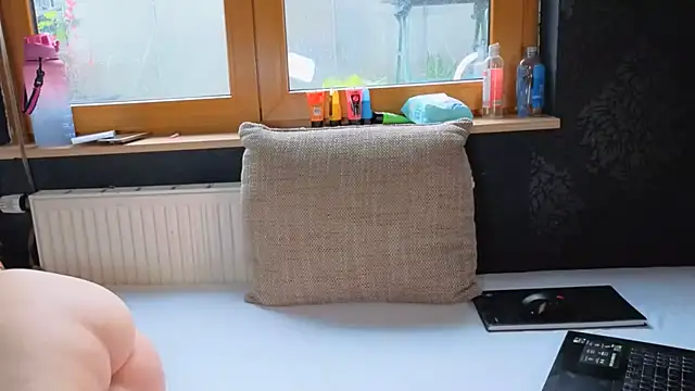 Snapshot of SherryOutdoor1 chatting on 28, 10, 2025 SherryOutdoor1 online show from 28, 10, 2025