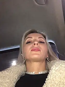 Diamond Bunny  online show from 15, 1, 2025