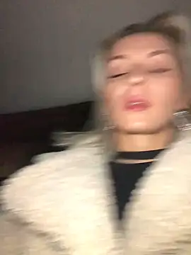 Diamond Bunny  online show from 16, 1, 2025