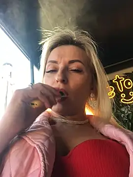 Diamond Bunny  online show from 29, 1, 2025