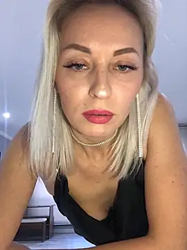 Diamond Bunny  online show from 20, 2, 2025