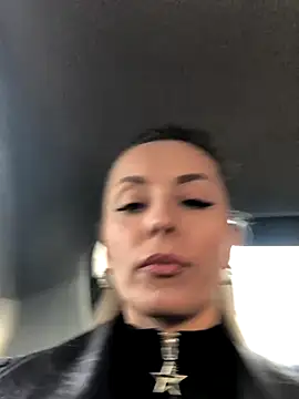 Diamond Bunny  online show from 5, 11, 2025