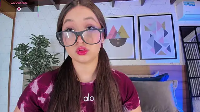 Snapshot of MiaKay1 chatting on 29, 11, 2025 MiaKay1 online show from 29, 11, 2025