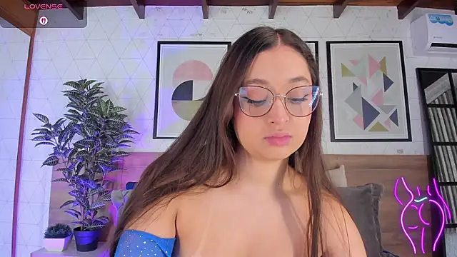 Snapshot of MiaKay1 chatting on 6, 2, 2026 MiaKay1 online show from 6, 2, 2026