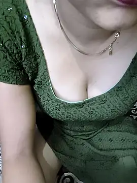 kaveerpooja947 online show from 3, 3, 2026