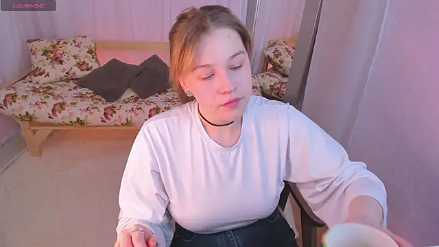 Snapshot of Colleen_Blake chatting on 5, 2, 2026 Colleen Blake online show from 5, 2, 2026