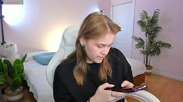 Snapshot of Colleen_Blake chatting on 27, 2, 2026 Colleen Blake online show from 27, 2, 2026