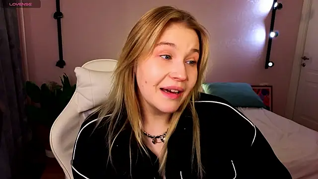 Colleen Blake online show from 12, 4, 2026