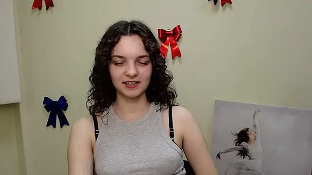  SusieSu  online show from 15, 2, 2025