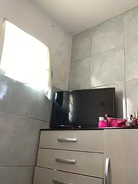 Snapshot of Gabrielleof chatting on 5, 1, 2026 Gabrielleof online show from 5, 1, 2026