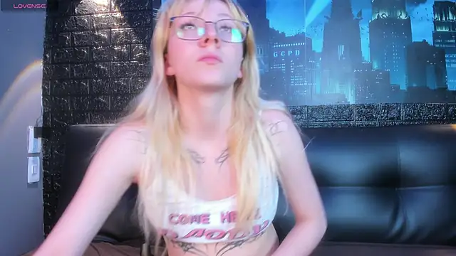 Snapshot of Cloe_five chatting on 16, 1, 2026 Cloe five online show from 16, 1, 2026