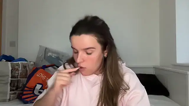 maisiesmithx online show from 9, 4, 2026