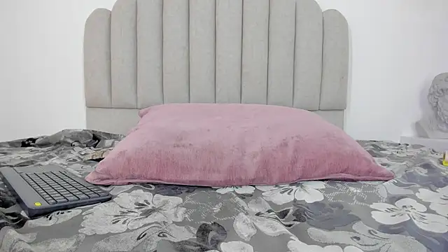 Snapshot of Nikki_Angel_ chatting on 12, 2, 2025 Nikki Angel online show from 12, 2, 2025