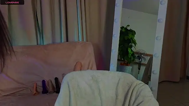 Dark Lola  online show from 5, 3, 2025