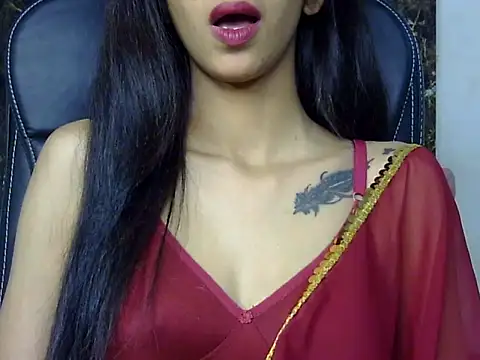 MAAYRA 09 online show from 4, 3, 2025