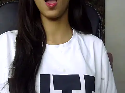 MAAYRA 09 online show from 13, 3, 2025