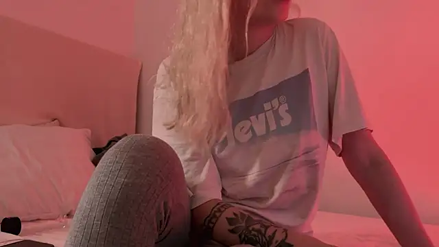 Snapshot of h2h0e chatting on 5, 12, 2024 h2h0e online show from 5, 12, 2024