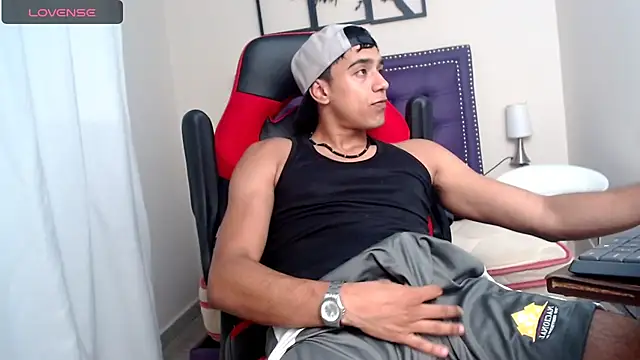 karlgiles  online show from 8, 12, 2024