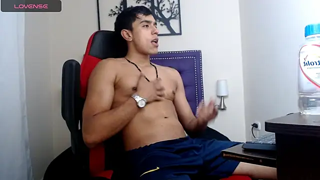 karlgiles  online show from 15, 12, 2024