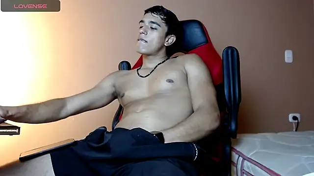 karlgiles  online show from 22, 12, 2024