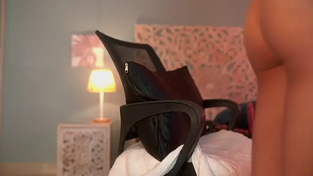 Snapshot of lupeebony chatting on 28, 10, 2025 lupeebony online show from 28, 10, 2025