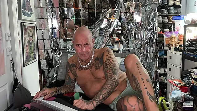 Snapshot of joeytatts66 chatting on 9, 5, 2026 joeytatts66 online show from 9, 5, 2026