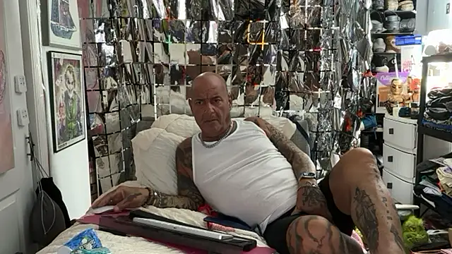 Snapshot of joeytatts66 chatting on 18, 5, 2026 joeytatts66 online show from 18, 5, 2026