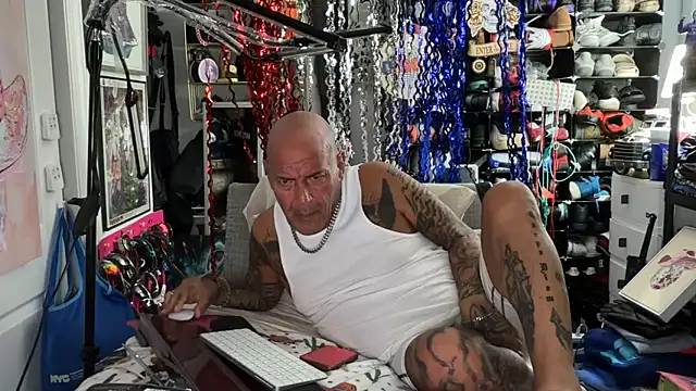 Snapshot of joeytatts66 chatting on 31, 5, 2026 joeytatts66 online show from 31, 5, 2026