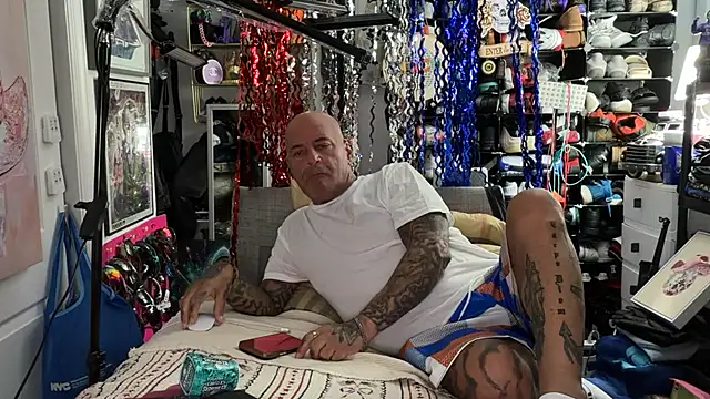 Snapshot of joeytatts66 chatting on 3, 6, 2026 joeytatts66 online show from 3, 6, 2026