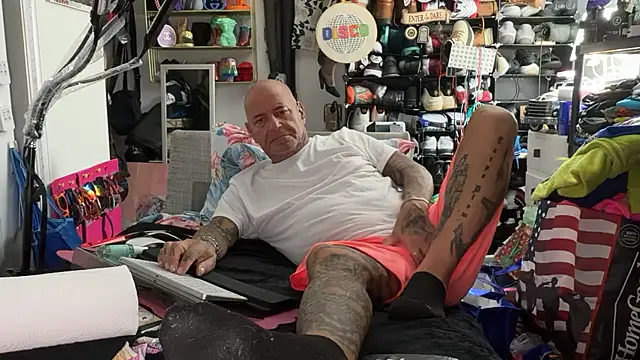 Snapshot of joeytatts66 chatting on 17, 6, 2026 joeytatts66 online show from 17, 6, 2026