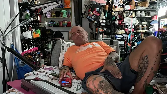 Snapshot of joeytatts66 chatting on 1, 7, 2026 joeytatts66 online show from 1, 7, 2026