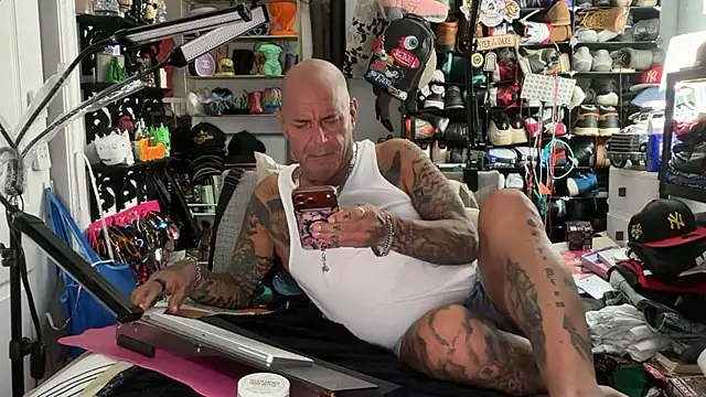 Snapshot of joeytatts66 chatting on 5, 7, 2026 joeytatts66 online show from 5, 7, 2026