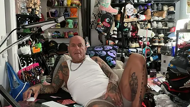 Snapshot of joeytatts66 chatting on 6, 7, 2026 joeytatts66 online show from 6, 7, 2026